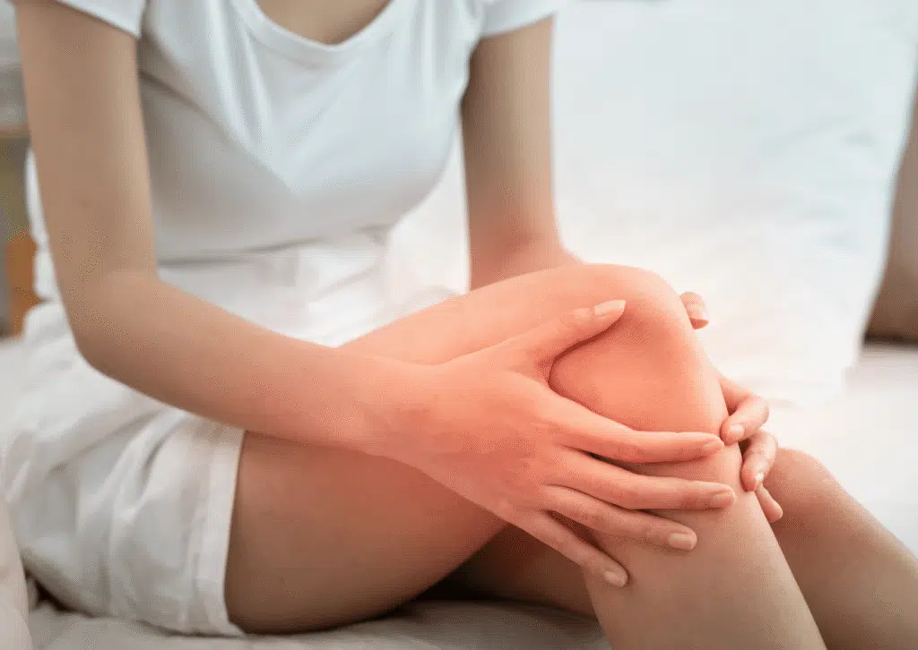 Les craquements au genou sont parfois dûs à un mauvais coulissement de la rotule dans la trochlée